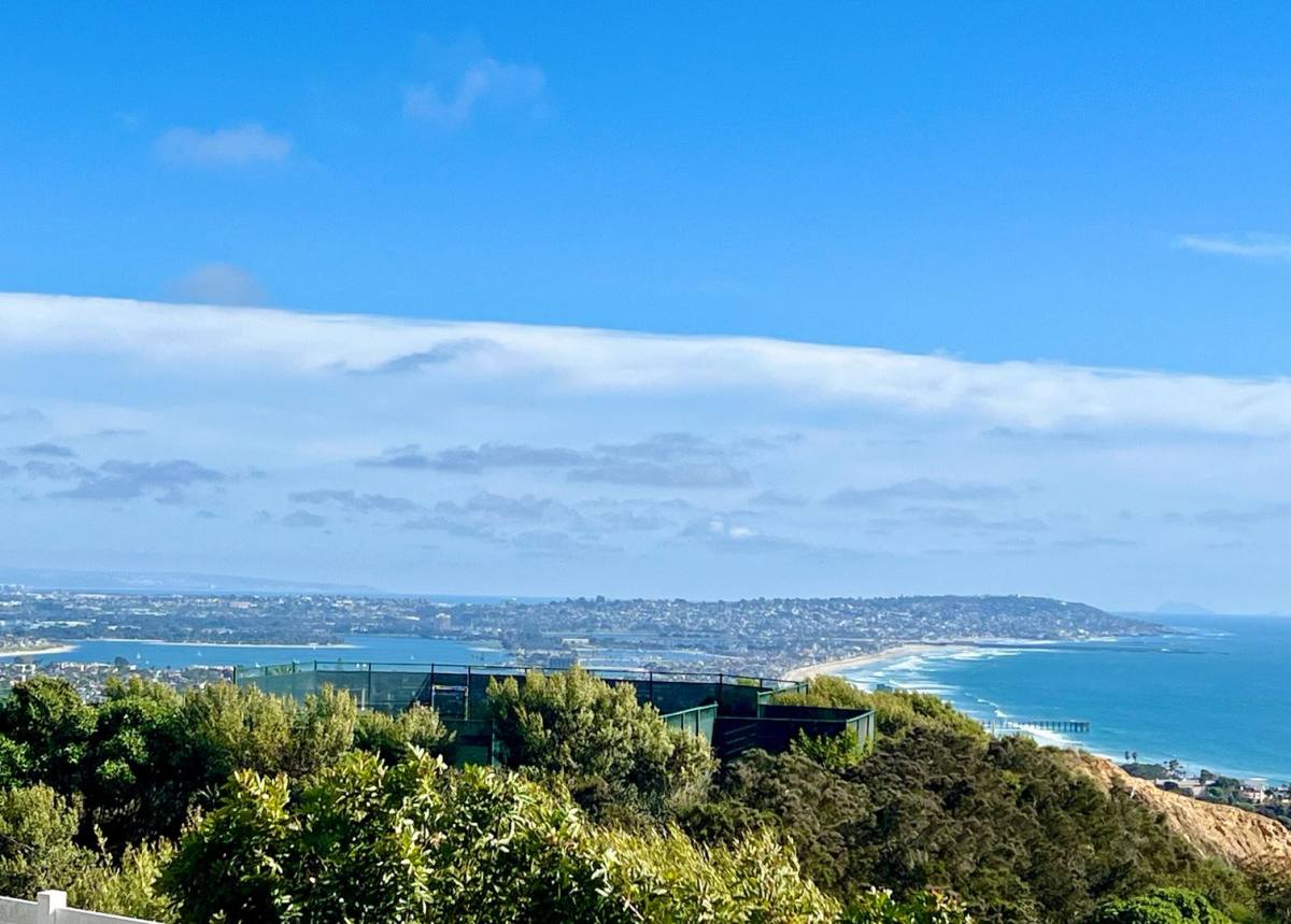 House for rent at 5831 Box Canyon Rd, La Jolla, CA 92037