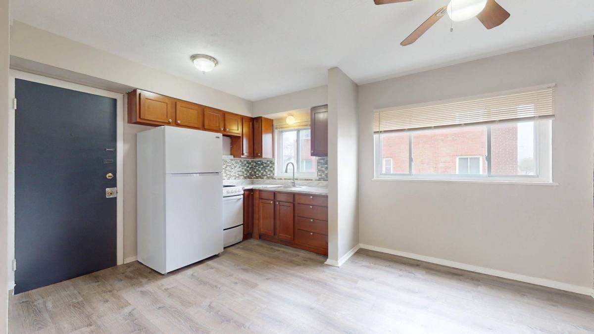 Apartment for rent at 18923 Hilliard Blvd, Rocky River, OH 44116