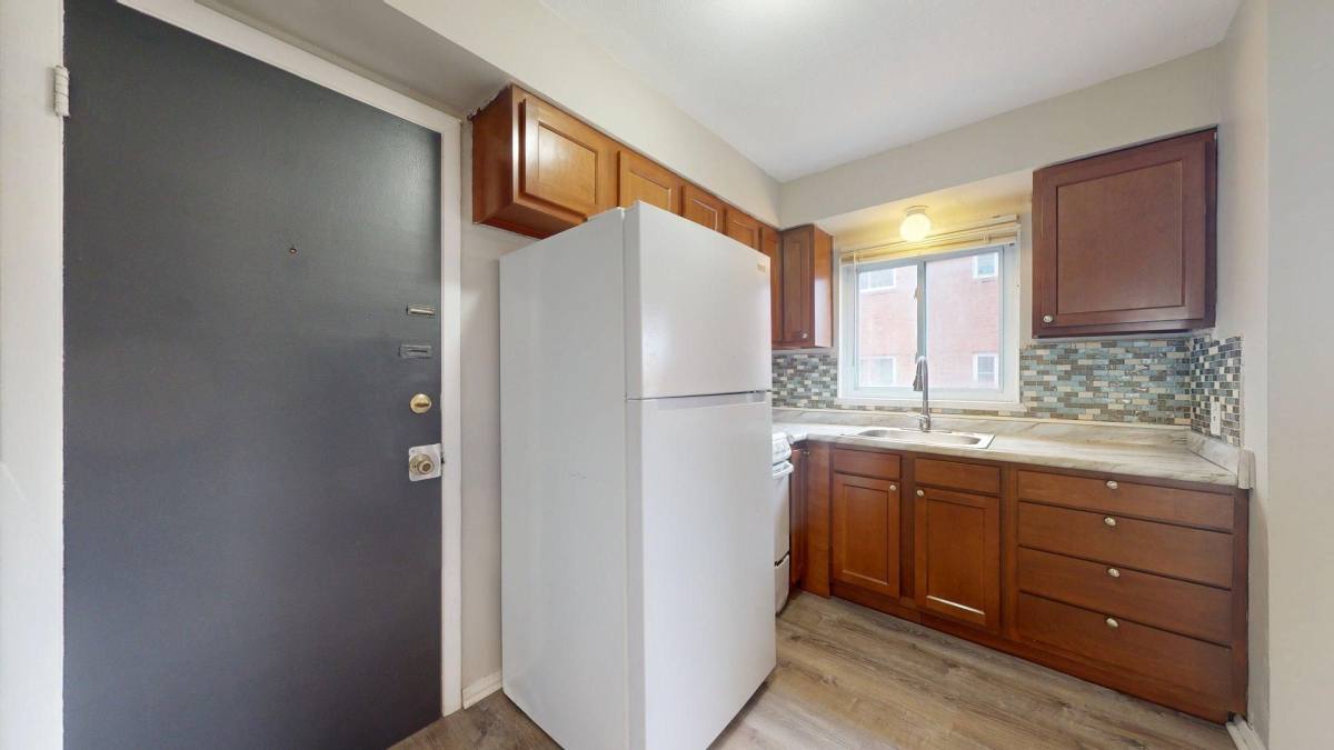 Apartment for rent at 18923 Hilliard Blvd, Rocky River, OH 44116