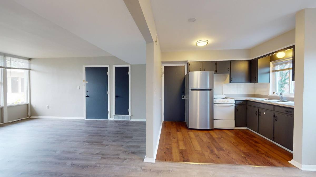 Apartment for rent at 18923 Hilliard Blvd, Rocky River, OH 44116