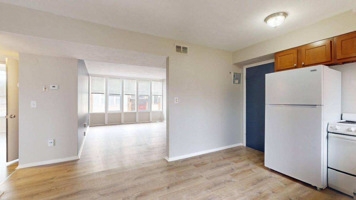 Apartment for rent at 18923 Hilliard Blvd, Rocky River, OH 44116