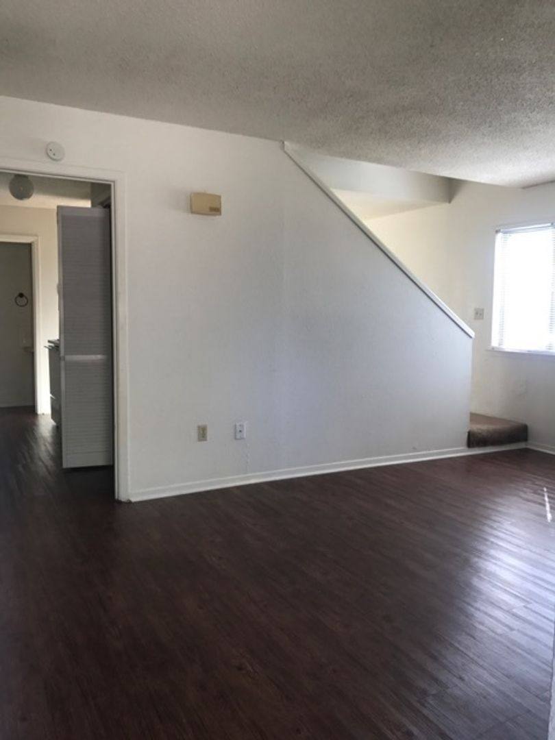 Apartment for rent at 1400 A Holleman Dr, College Station, TX 77840