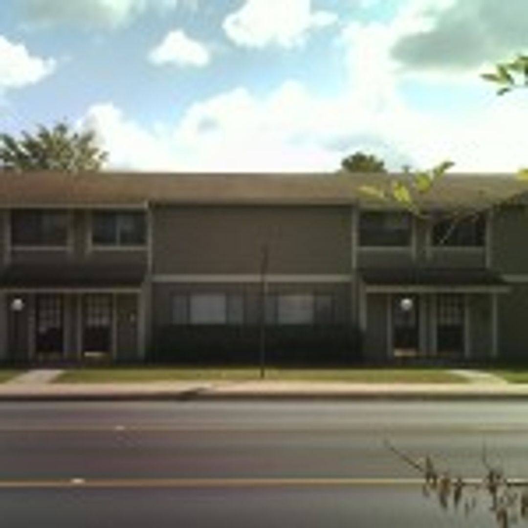 Apartment for rent at 1400 A Holleman Dr, College Station, TX 77840