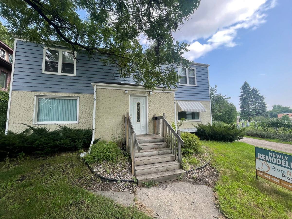House for rent at 716 8th St S, Moorhead, MN 56560