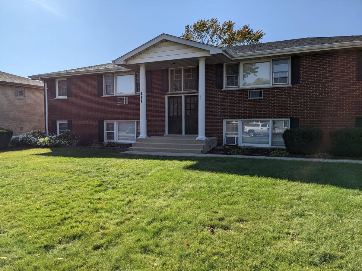 Apartment for rent at 421 Bethel Dr, Joliet, IL 60435