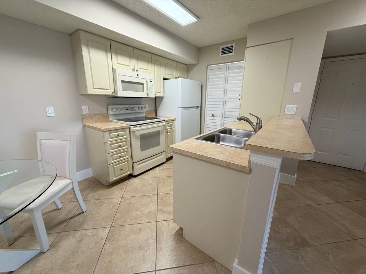 Apartment for rent at 2094 Arbour Walk Circle, Naples, FL 34109