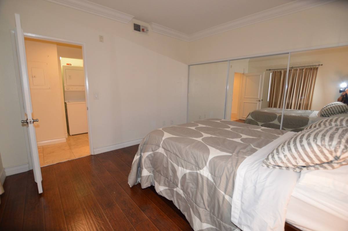 Apartment for rent at 220 E Flamingo Rd, Las Vegas, NV 89169