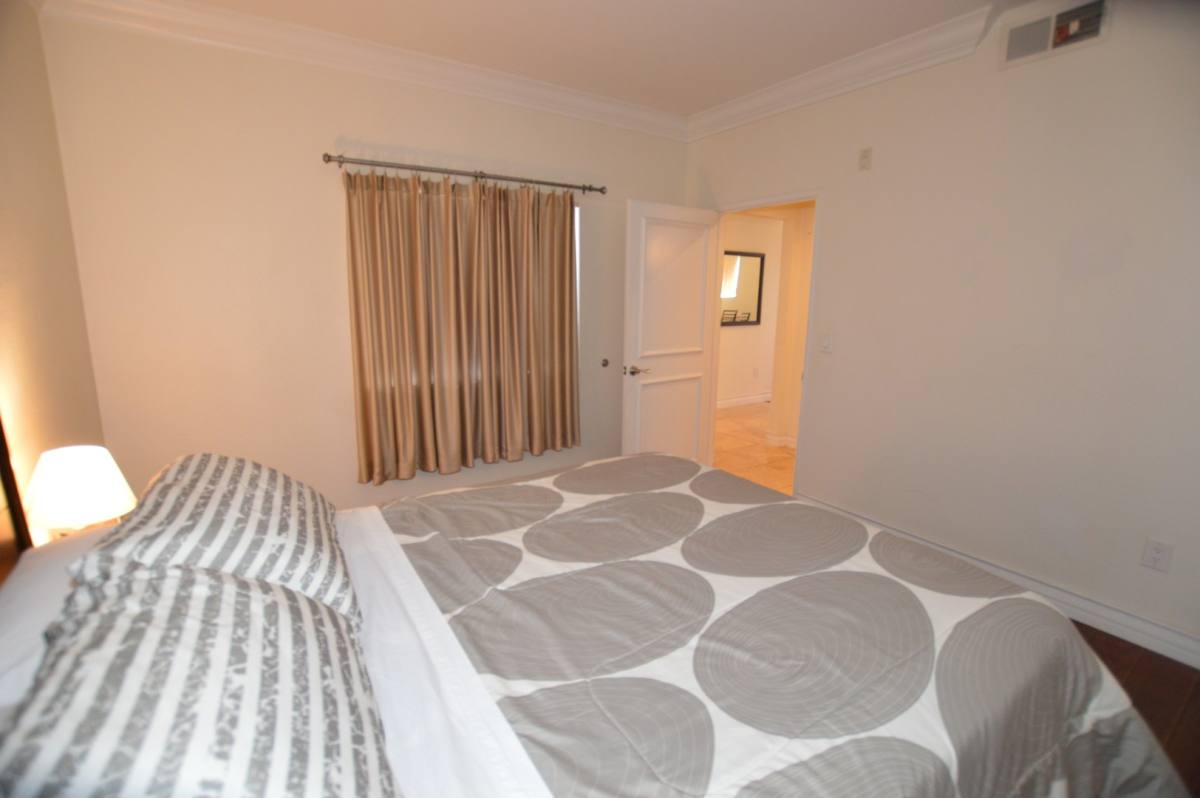 Apartment for rent at 220 E Flamingo Rd, Las Vegas, NV 89169