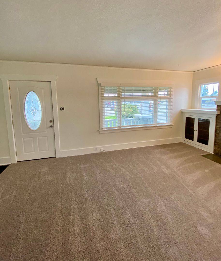 House for rent at 15721 Main St E, Sumner, WA 98390