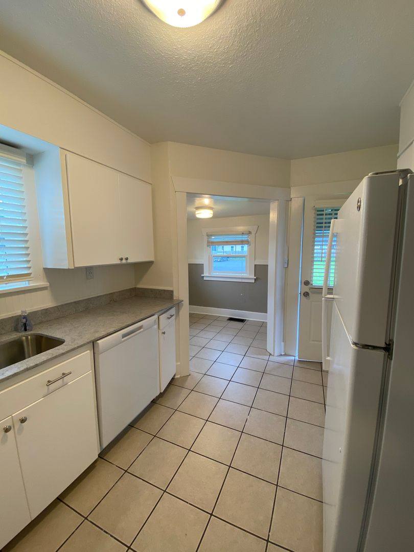 House for rent at 15721 Main St E, Sumner, WA 98390