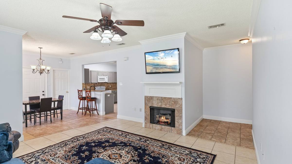 House for rent at 4464 Highland Rd, Baton Rouge, LA 70808