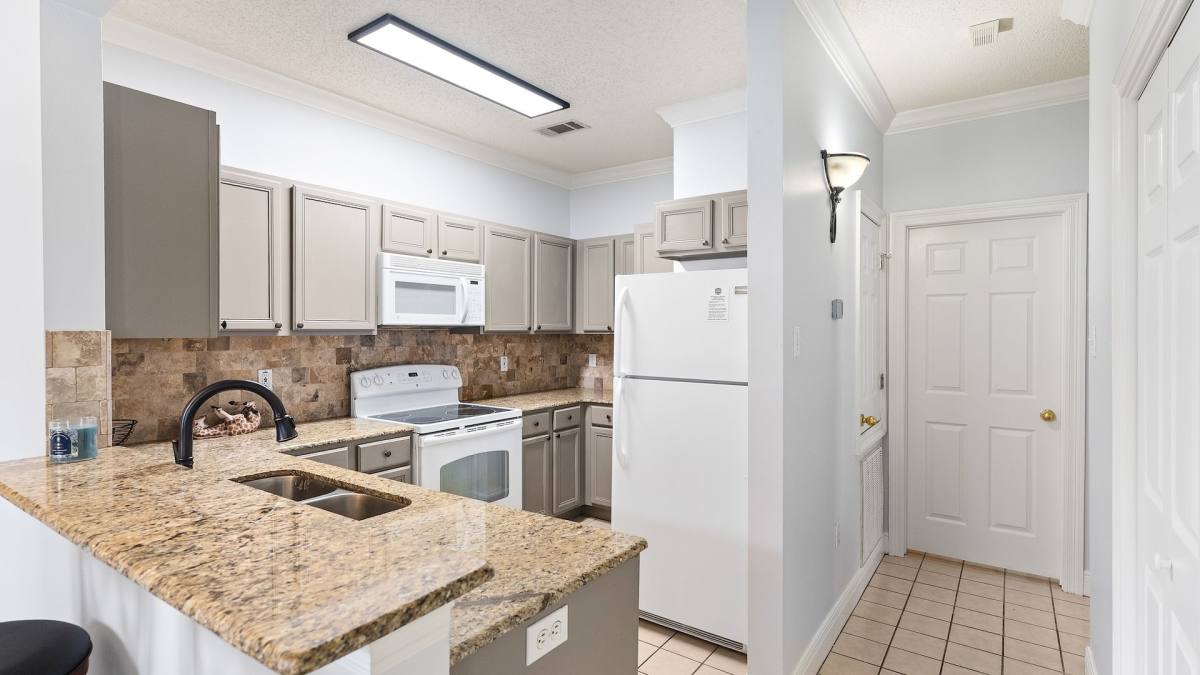 House for rent at 4464 Highland Rd, Baton Rouge, LA 70808