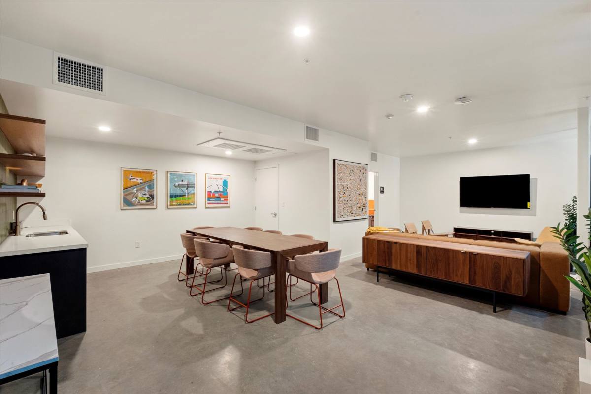 Apartment for rent at 8833 Reading Ave, Los Angeles, CA 90045