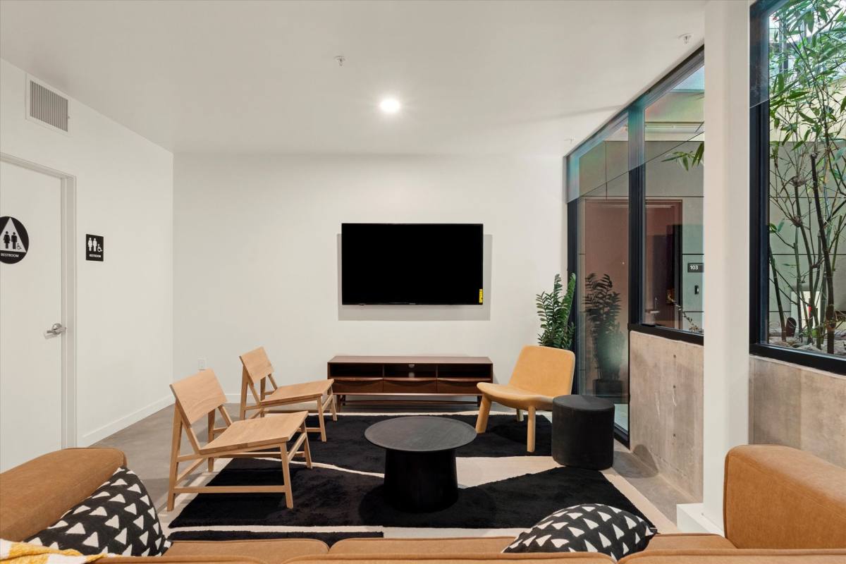 Apartment for rent at 8833 Reading Ave, Los Angeles, CA 90045