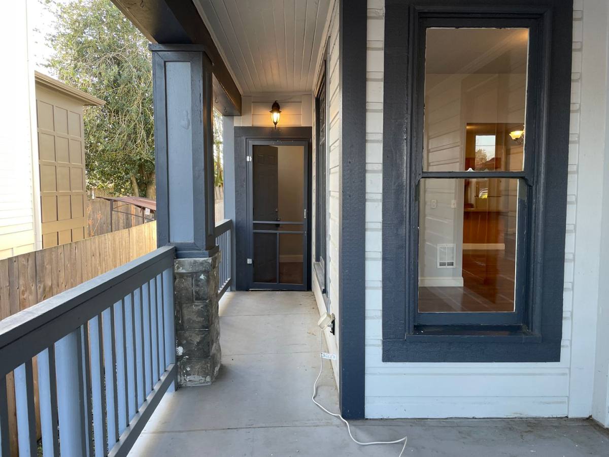 Apartment for rent at 1614 Kauffman Ave, Vancouver, WA 98660