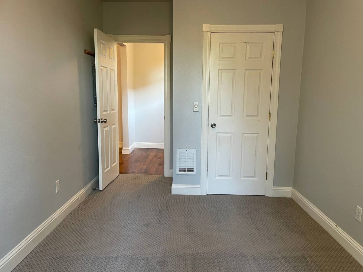 Apartment for rent at 1614 Kauffman Ave, Vancouver, WA 98660