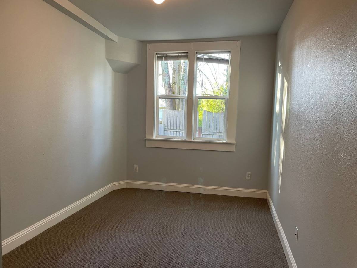 Apartment for rent at 1614 Kauffman Ave, Vancouver, WA 98660