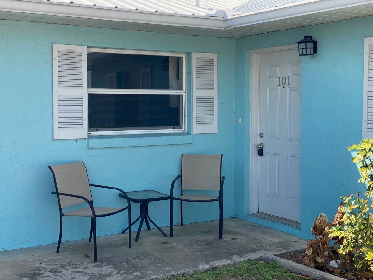 Apartment for rent at 907, 909, & 911 Locke St, Avon Park, FL 33825