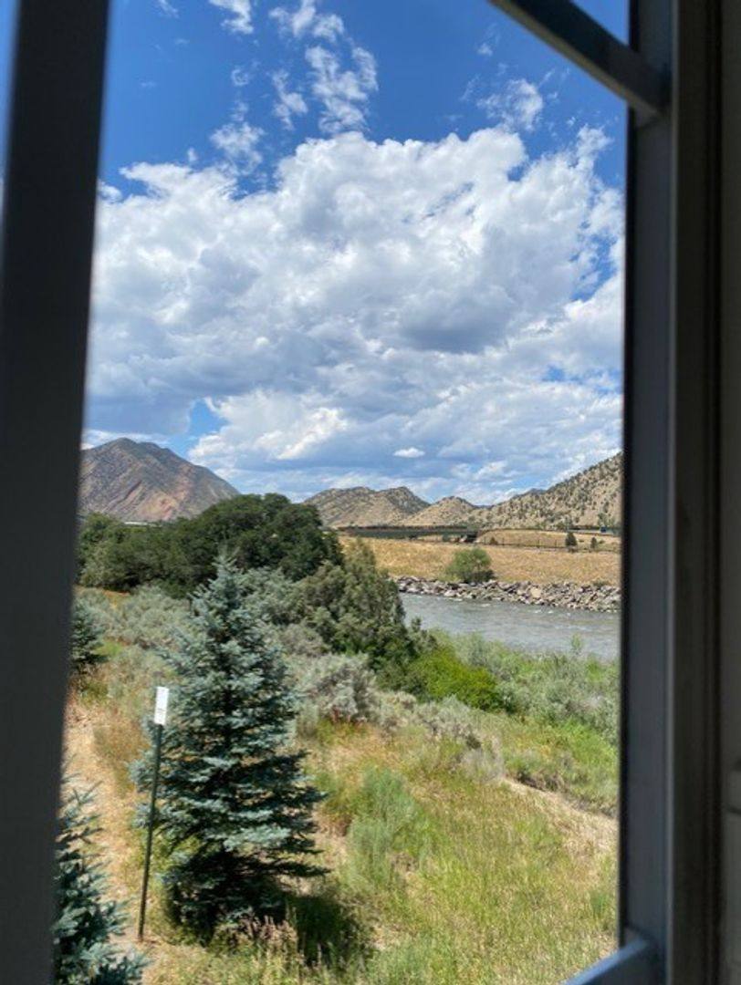 Apartment for rent at 315 River View Dr, New Castle, CO 81647