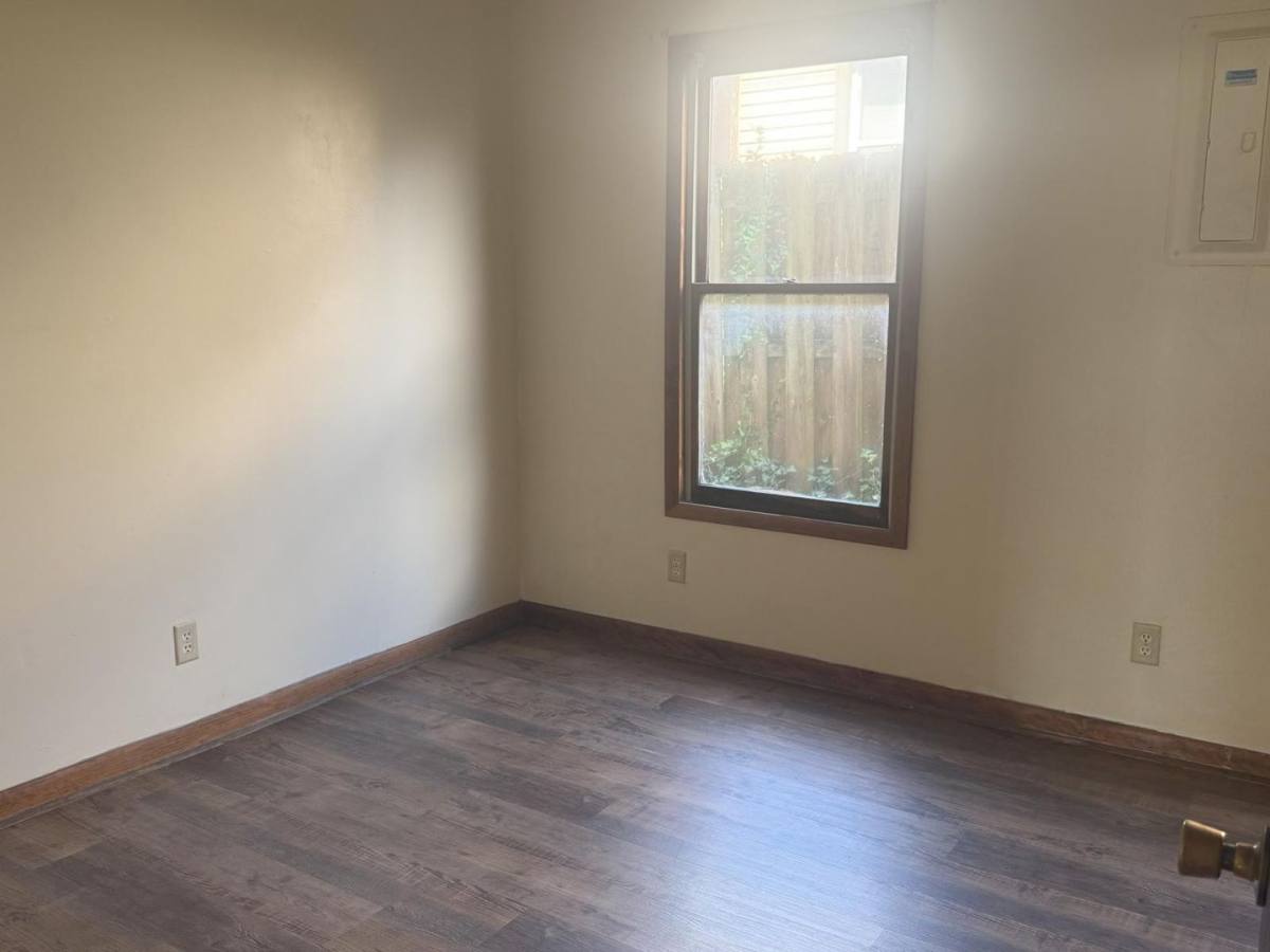 Apartment for rent at 91 N Buena Vista St #A, Newark, OH 43055