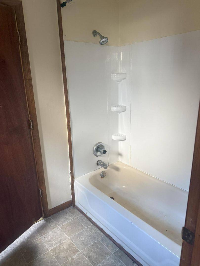 Apartment for rent at 91 N Buena Vista St #A, Newark, OH 43055