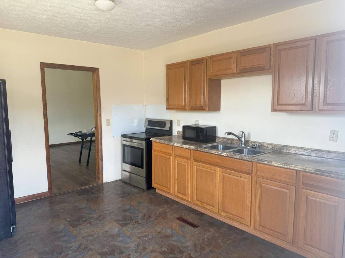 Apartment for rent at 91 N Buena Vista St #A, Newark, OH 43055