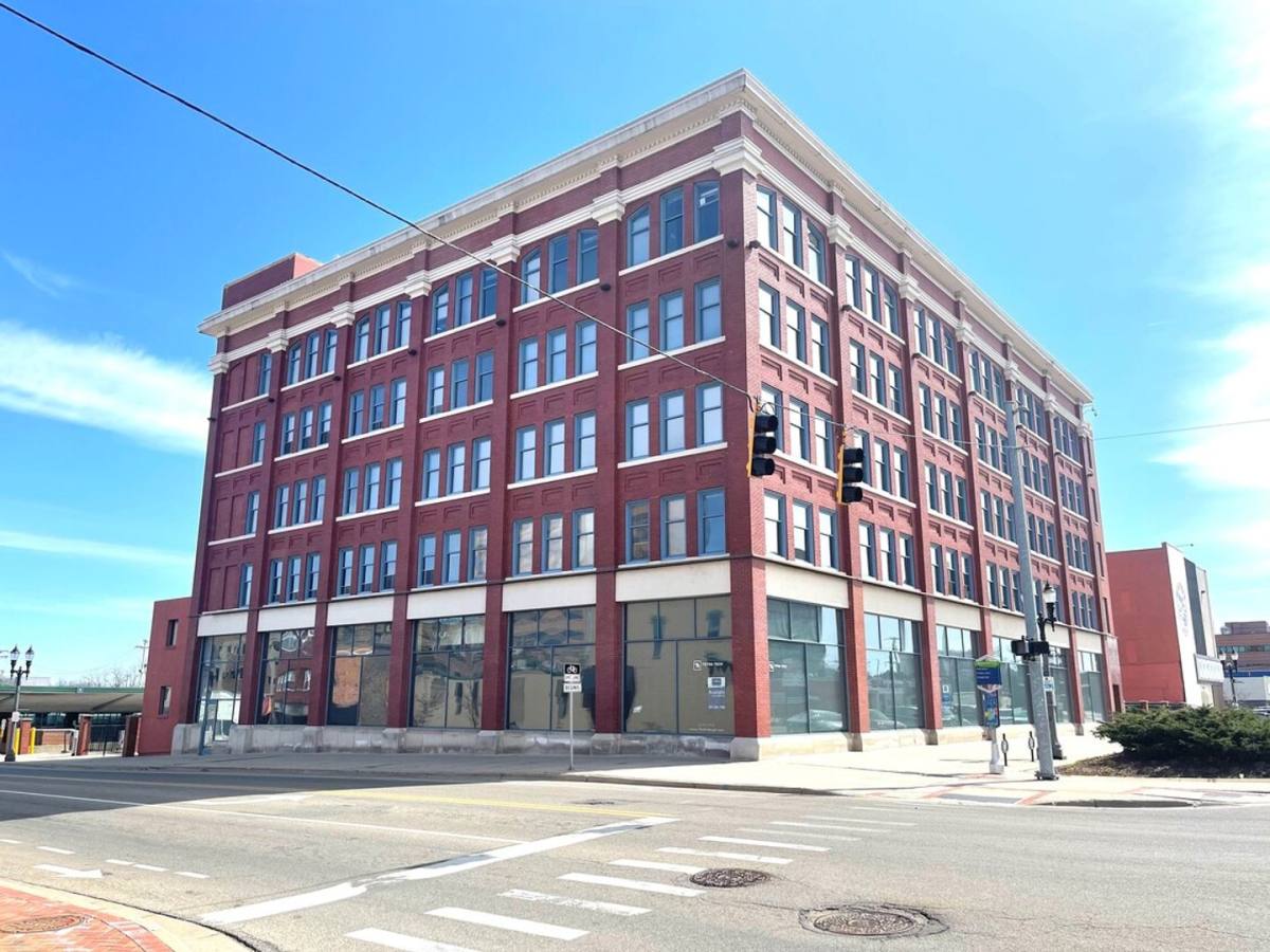 Apartment for rent at 401 S Washington Square, Lansing, MI 48933