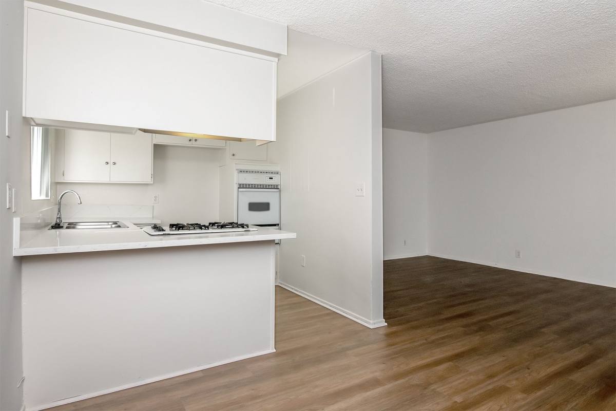 Apartment for rent at 367 W Lexington Dr, Glendale, CA 91203