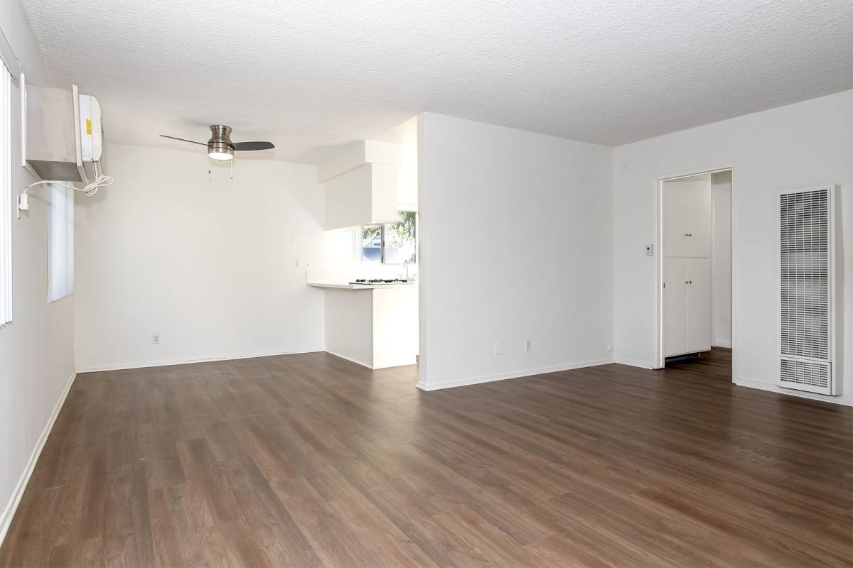 Apartment for rent at 367 W Lexington Dr, Glendale, CA 91203