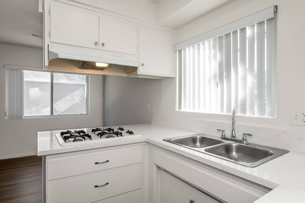 Apartment for rent at 367 W Lexington Dr, Glendale, CA 91203