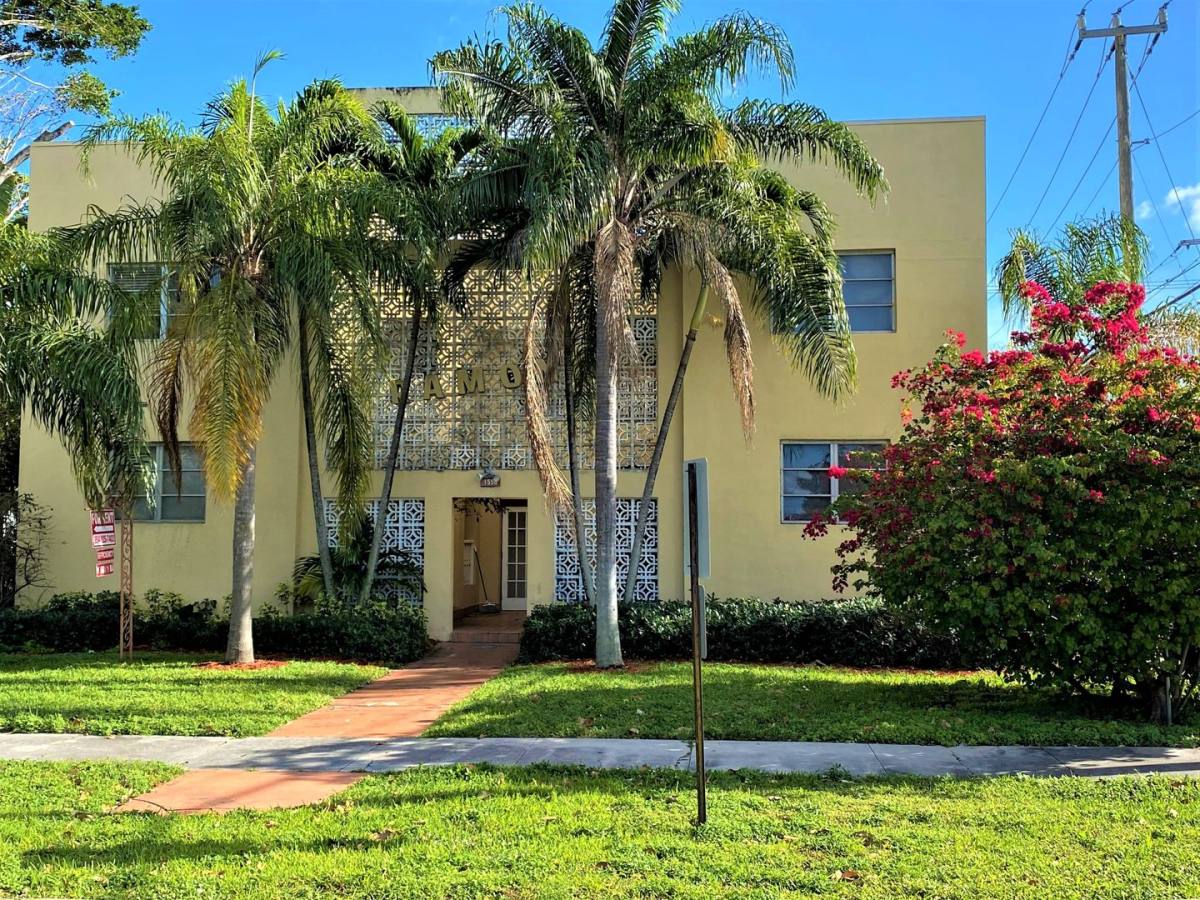 Apartment for rent at 1556 Polk St, Hollywood, FL 33020