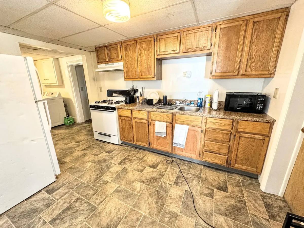 407 S Michigan, Big Rapids, MI 49307 - Apartment for Rent - Image 4