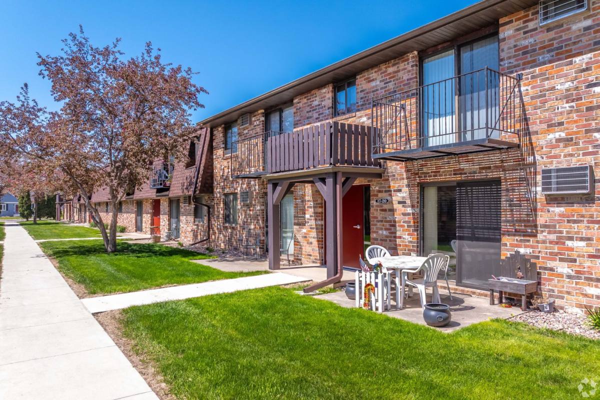Apartment for rent at 1670 - 1740 Western Ave, Green Bay, WI 54303