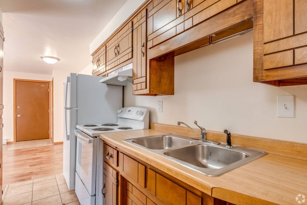 Apartment for rent at 1670 - 1740 Western Ave, Green Bay, WI 54303