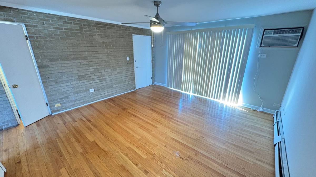 Apartment for rent at 13025 Wood St, Blue Island, IL 60406