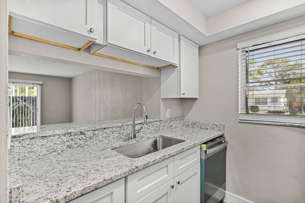 Apartment for rent at 1915 Maravilla Ave, Fort Myers, FL 33901