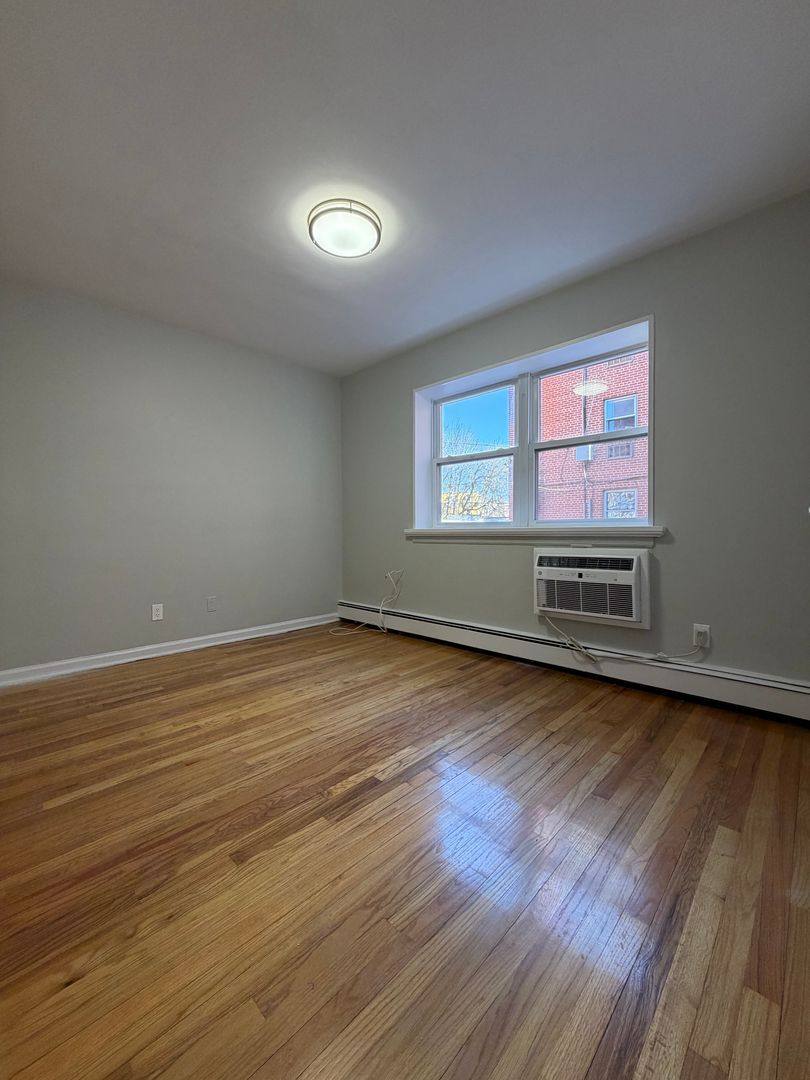 Apartment for rent at 122-138 E 7th St, Plainfield, NJ 07060