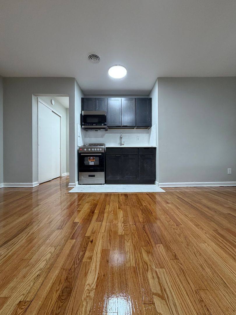 Apartment for rent at 122-138 E 7th St, Plainfield, NJ 07060
