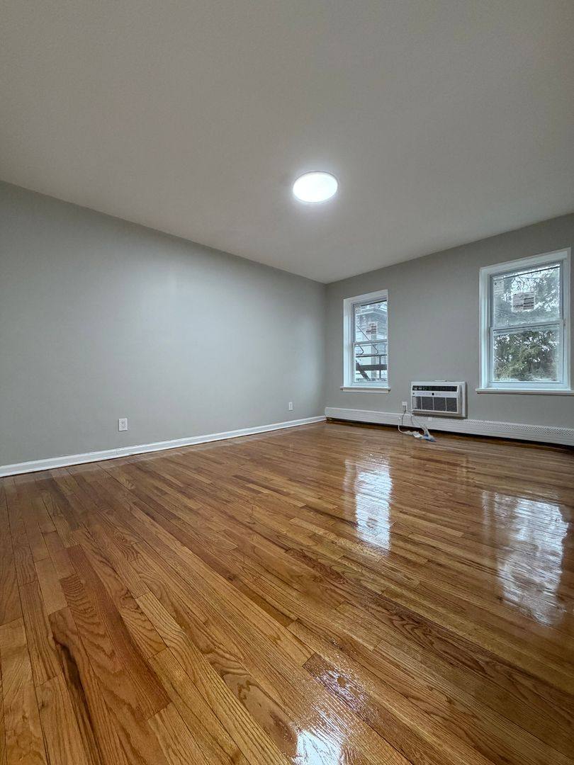 Apartment for rent at 122-138 E 7th St, Plainfield, NJ 07060