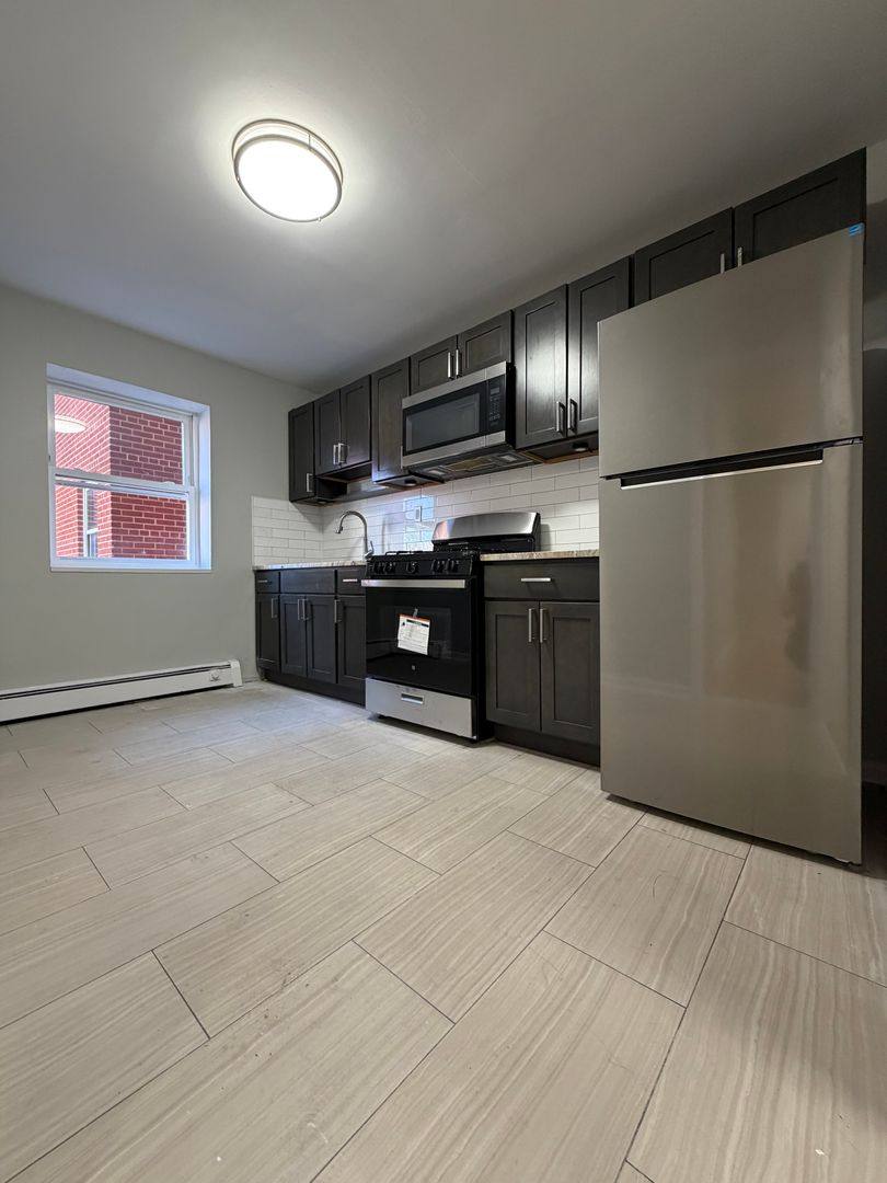 Apartment for rent at 122-138 E 7th St, Plainfield, NJ 07060