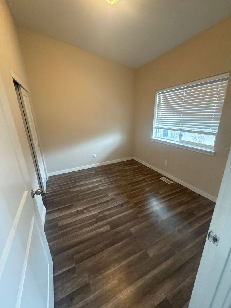 Apartment for rent at 1413 Hardcastle Ave, Woodburn, OR 97071
