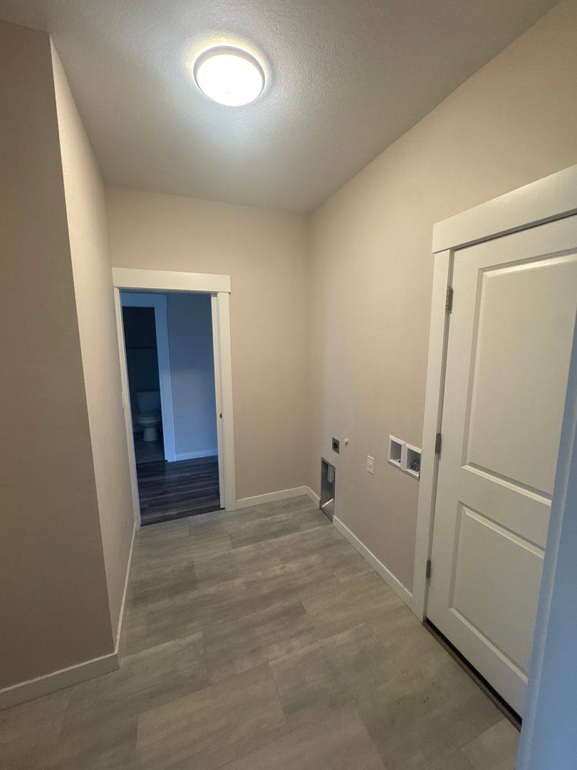 Apartment for rent at 1413 Hardcastle Ave, Woodburn, OR 97071