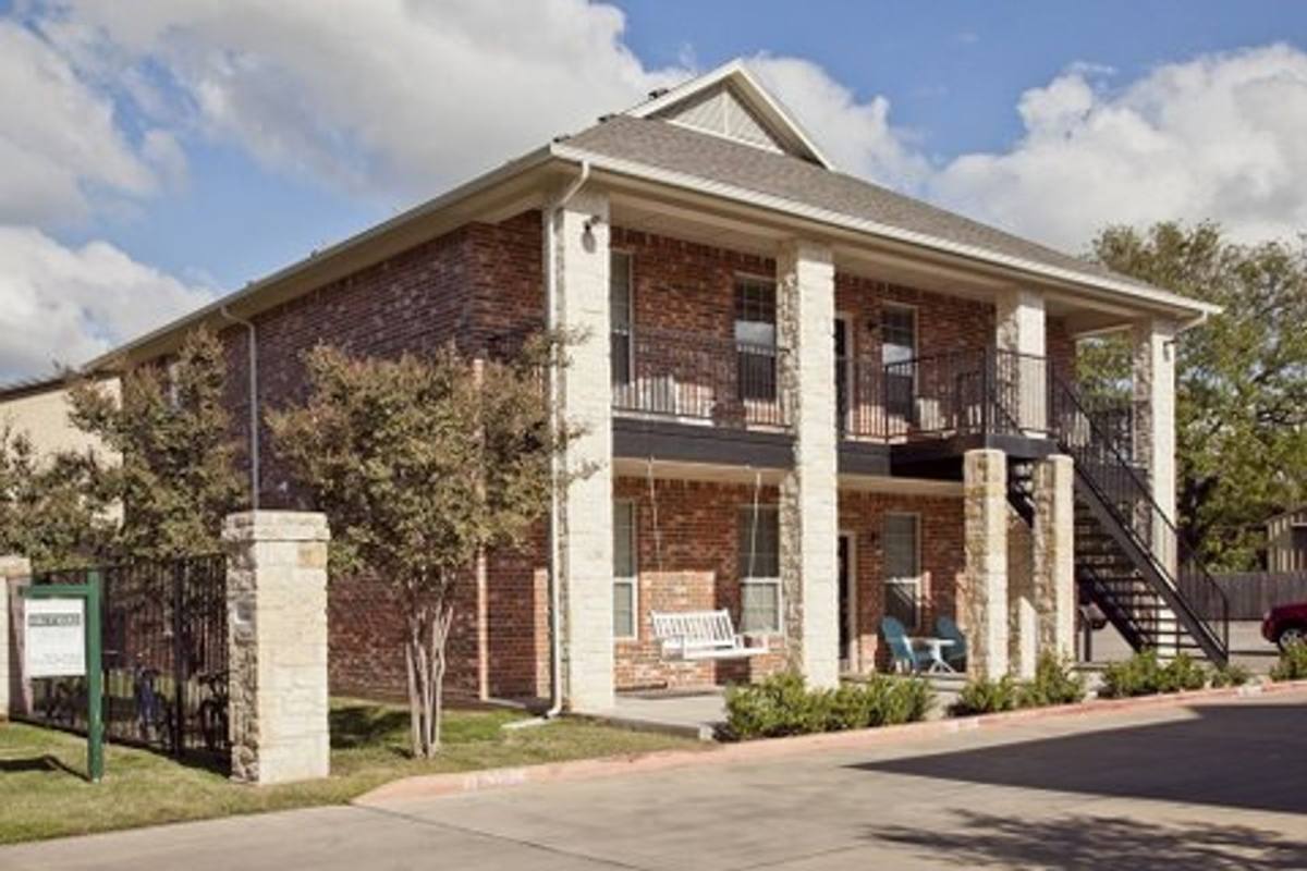 Townhouse for rent at 416 Daughtrey, Waco, TX 76706