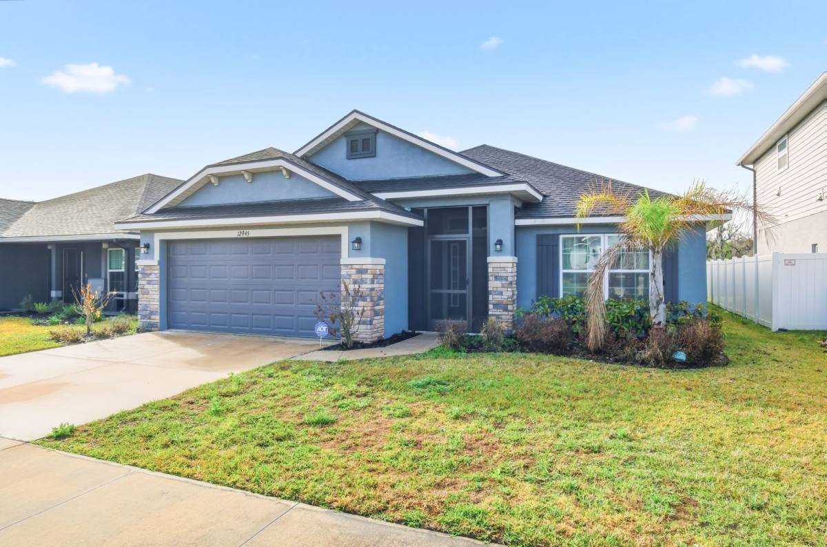 House for rent at 12945 Ogden Glade Rd, Dade City, FL 33525