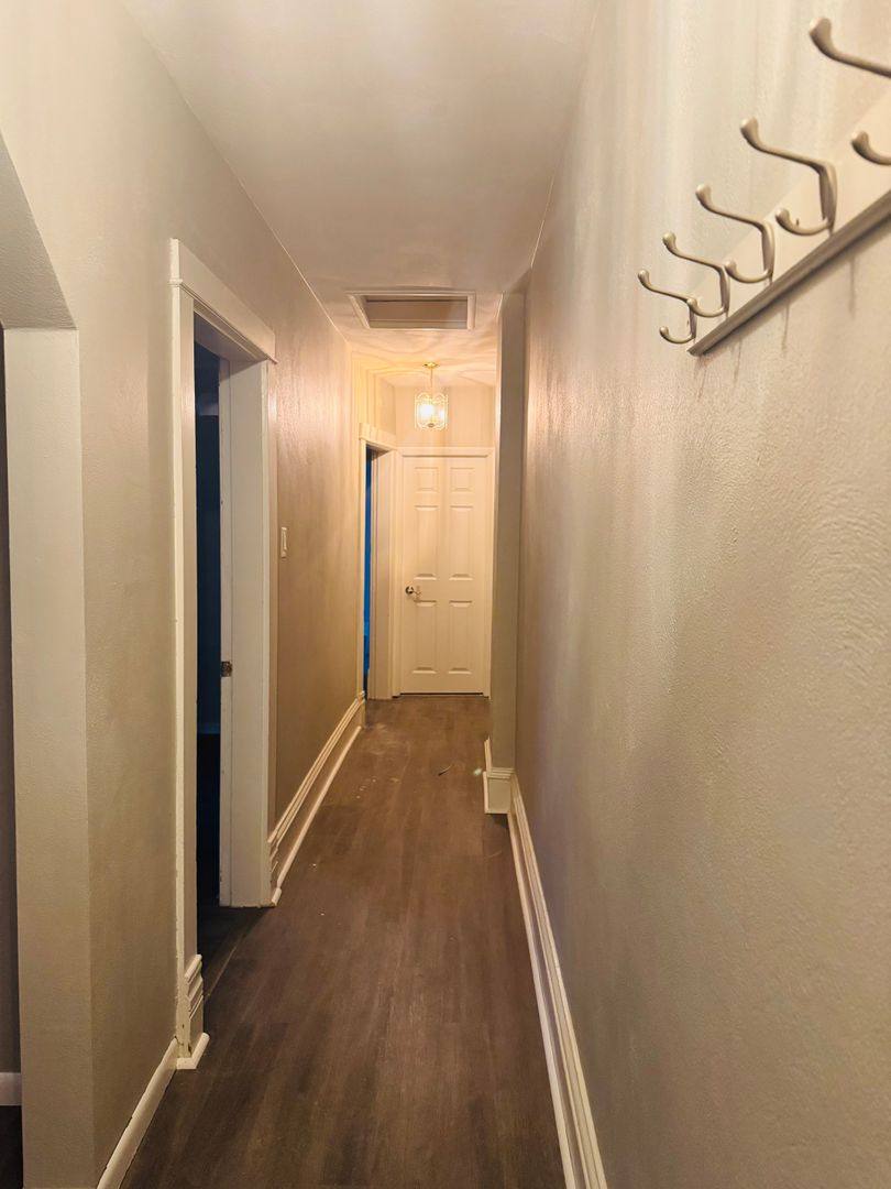 Apartment for rent at 253 W 17th St, Dubuque, IA 52001