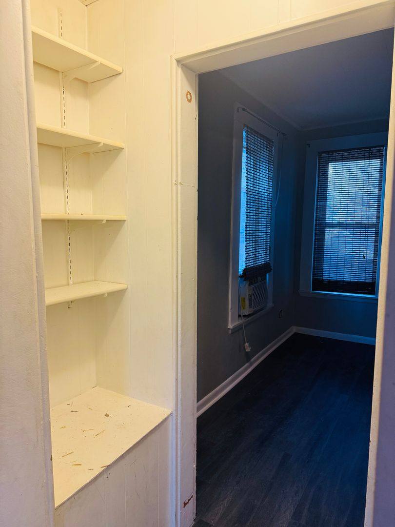 Apartment for rent at 253 W 17th St, Dubuque, IA 52001