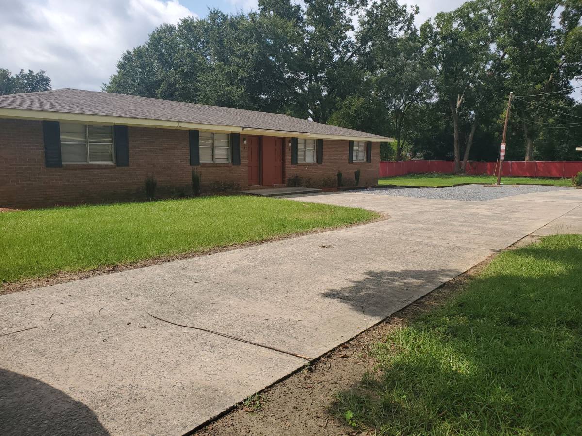 Apartment for rent at 804 N Franklin St, Dublin, GA 31021