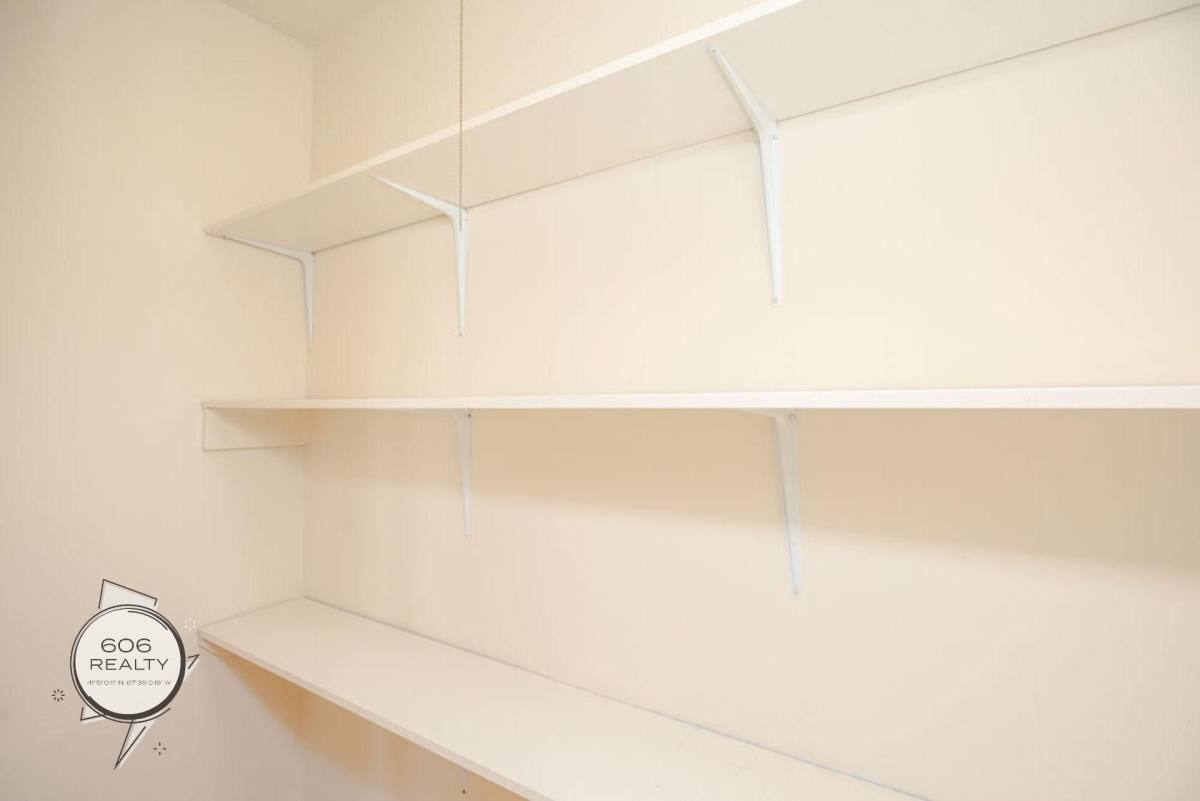 Apartment for rent at 6500 W Cermak Rd, Berwyn, IL 60402