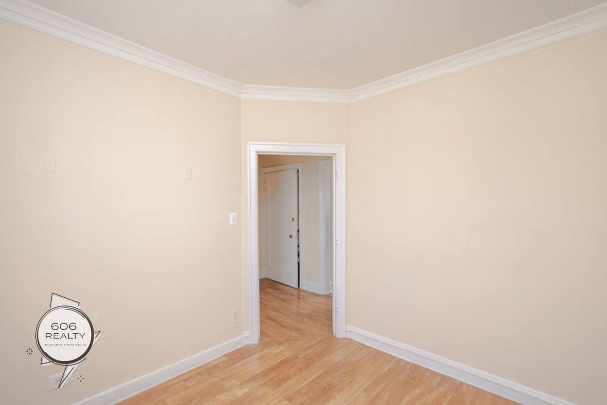Apartment for rent at 6500 W Cermak Rd, Berwyn, IL 60402