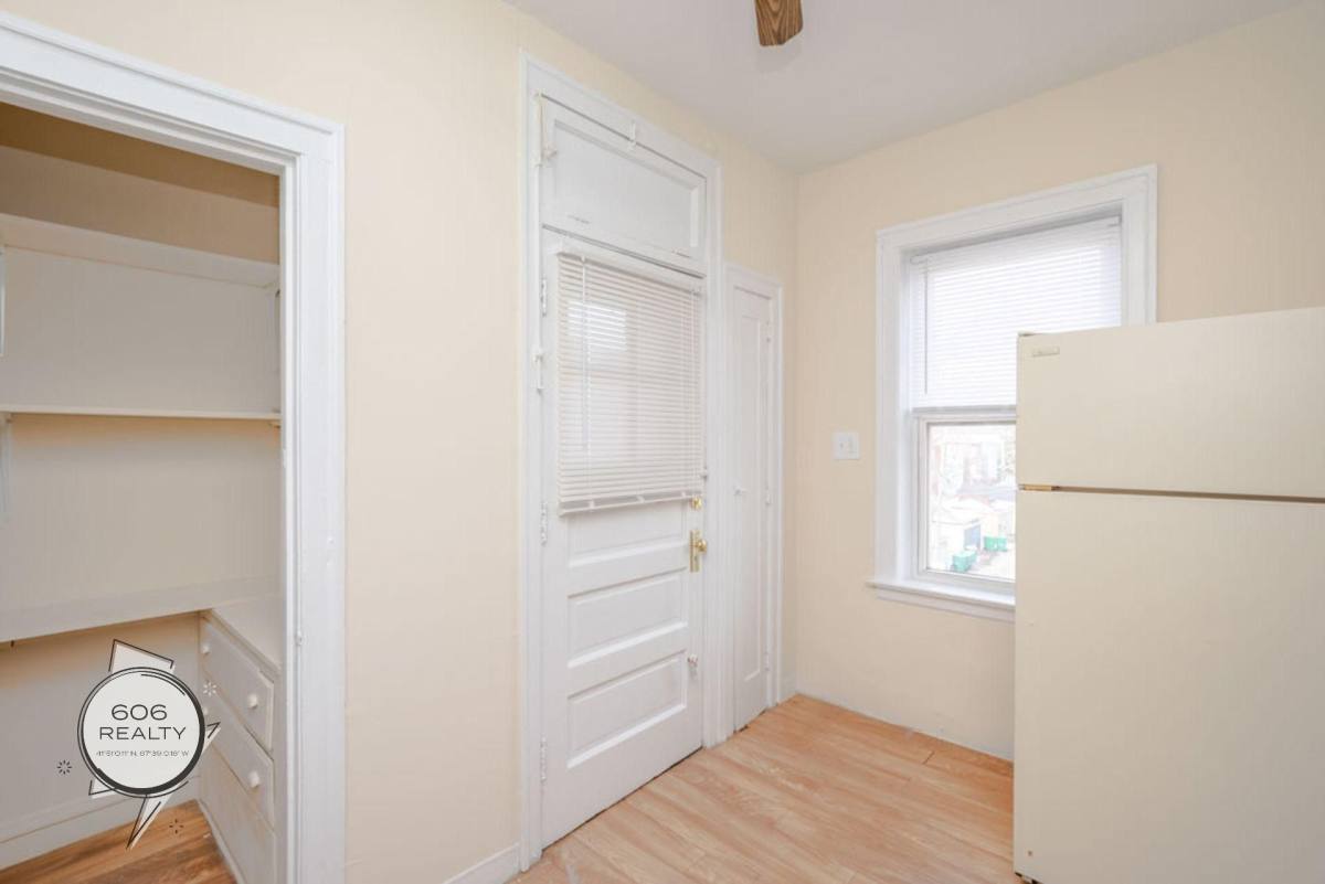 Apartment for rent at 6500 W Cermak Rd, Berwyn, IL 60402
